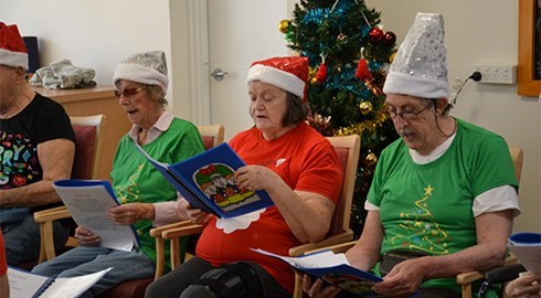 Leighton Choir Spreads Christmas Cheer